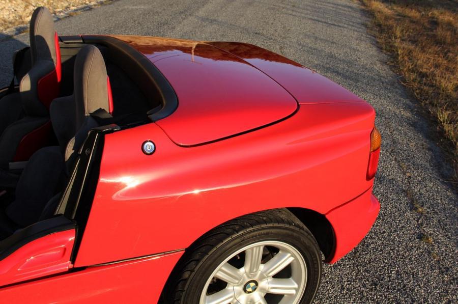 Детали экстерьера BMW Z1 (E30) 1988 года  (фото 53 из 88)